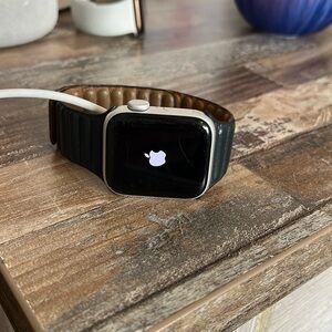 Used Silver apple watch!! Watch band not included